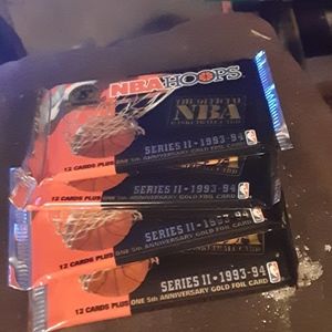 4 packs 1993-94 nba hoops basketball cards